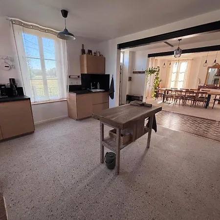 Maison De Maître En Dordogne Hébergement de vacances Montpon-Menesterol